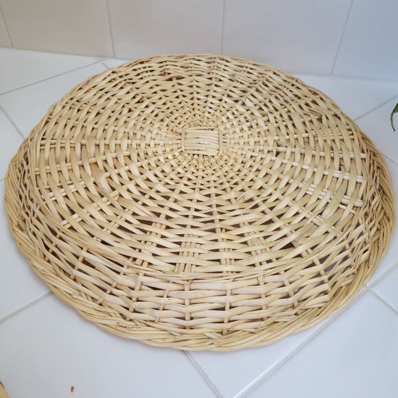 Set of 2 Light Wicker Wall Hangings/Baskets, Oval & Circle - Picture 5 of 8